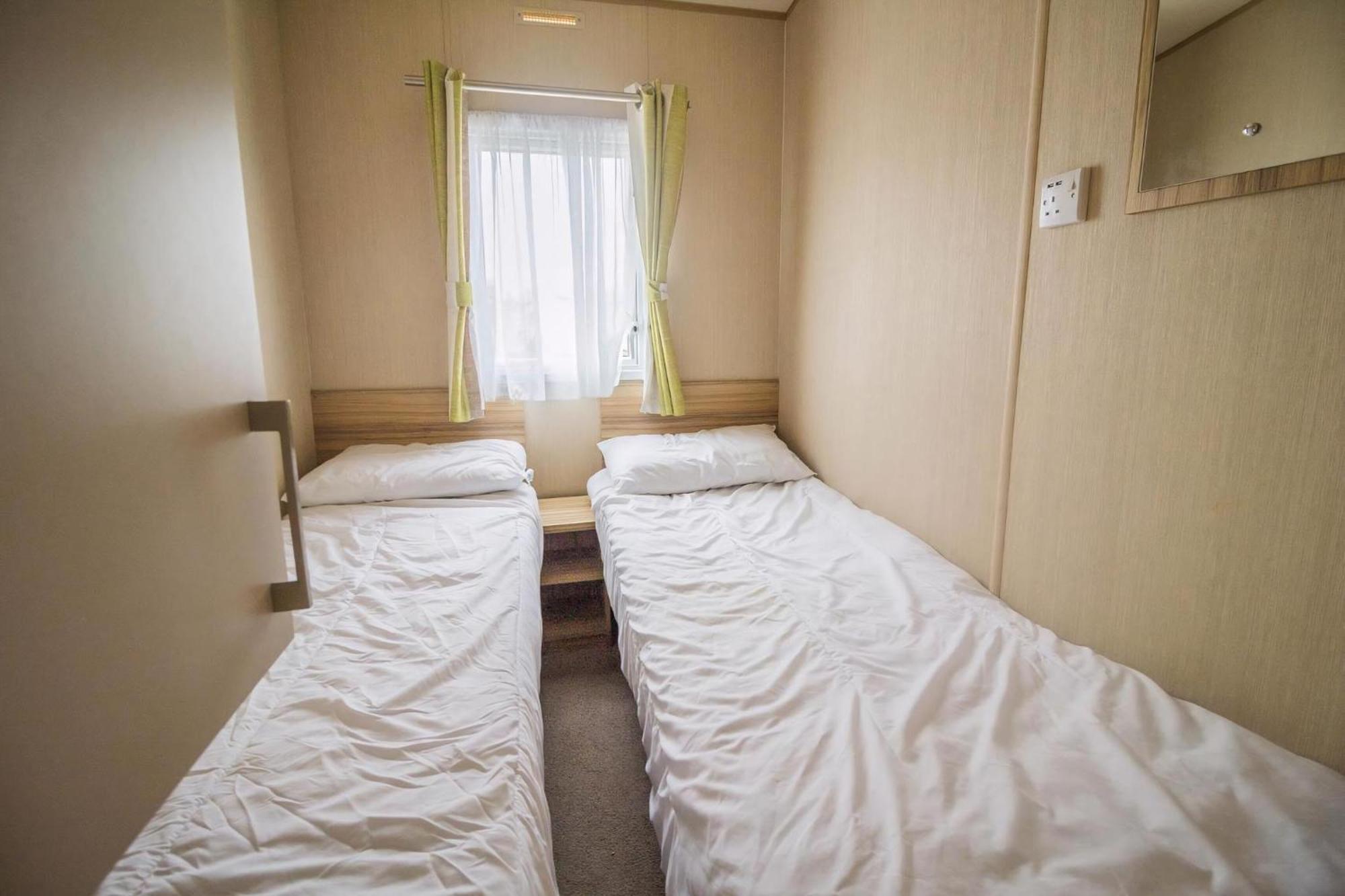 Lovely 4 Berth Holiday Home At Felixstowe Beach Holiday Park Ref 55008Yc ภายนอก รูปภาพ